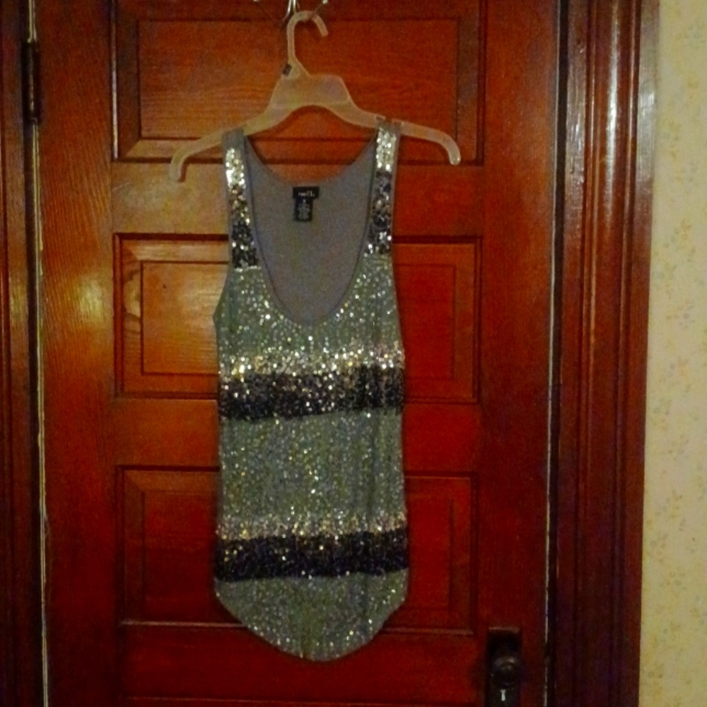 GRAY SEQUINED TANK